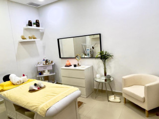 الجابريه - قطعه ١ أ - شارع ٨ - بنايه ١٠ - الدور ٢ بجانب ستاربكس   Jabriya - Block 1A - St. 8 - Building 10 - 2nd floor