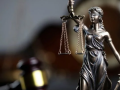 lmatha-tkhtar-mktb-almhama-ym-lawyer-lahtyagatk-alkanony-small-0